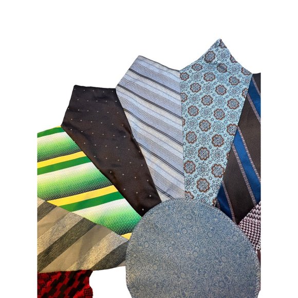 Vintage Handmade Men's Necktie Table Topper - Picture 5 of 8